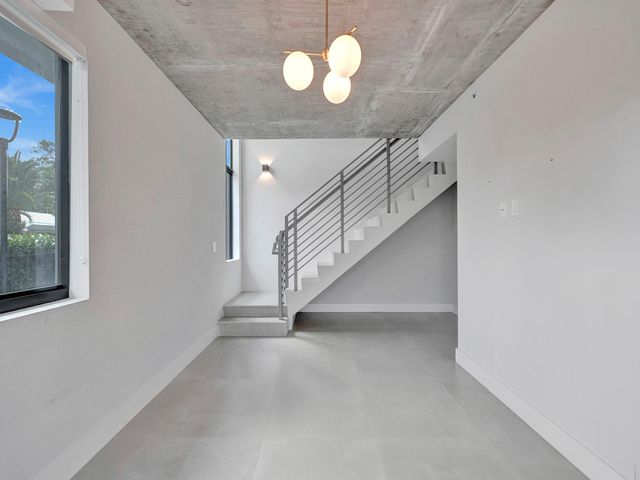 924 NE 4th Street, Fort Lauderdale, FL 33301