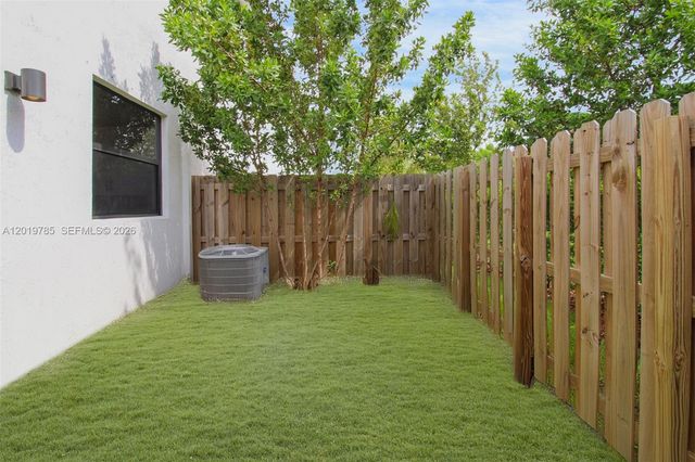 21035 NE 8th Avenue, Miami, FL 33179