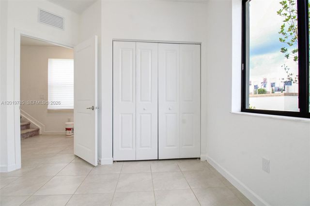 21035 NE 8th Avenue, Miami, FL 33179