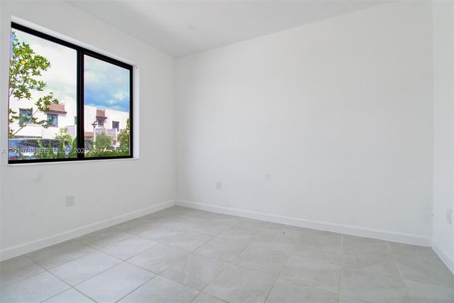 21035 NE 8th Avenue, Miami, FL 33179