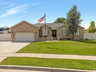 9886 S PRESIDENTIAL DR, South Jordan, UT 84095