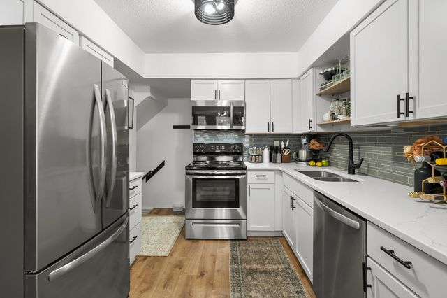 3519 Oak Tree Drive, Kalamazoo, MI 49048