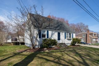 4 Hutchinson Drive, Hampton, NH 03842