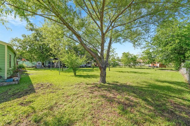 11405 S Blossom Circle, Balch Springs, TX 75180