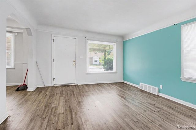 1548 Cleveland Avenue, Lincoln Park, MI 48146