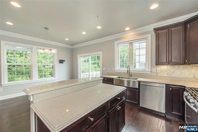 27 Truman Drive, Wood Ridge, NJ 07075