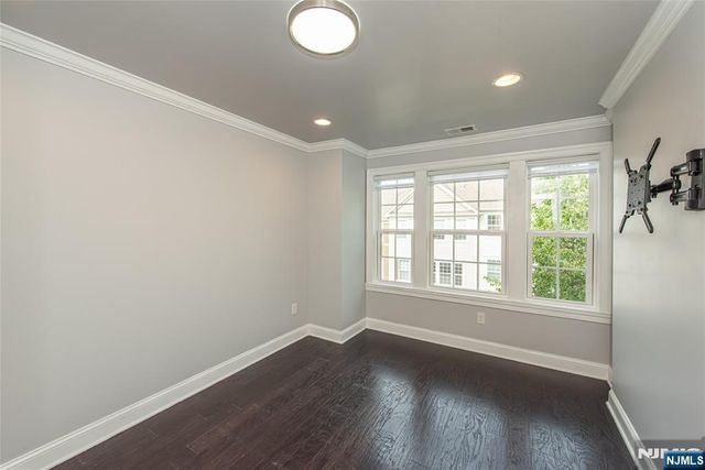27 Truman Drive, Wood Ridge, NJ 07075