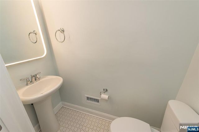 27 Truman Drive, Wood Ridge, NJ 07075