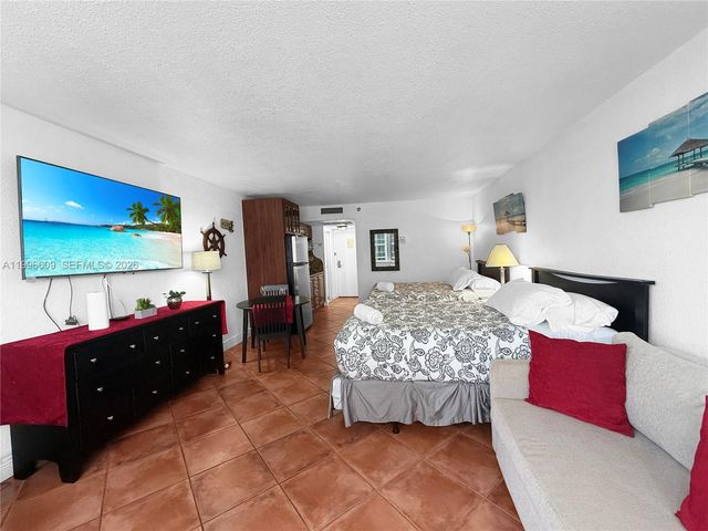 19201 Collins Avenue 623, Sunny Isles Beach, FL 33160