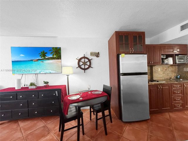 19201 Collins Avenue 623, Sunny Isles Beach, FL 33160