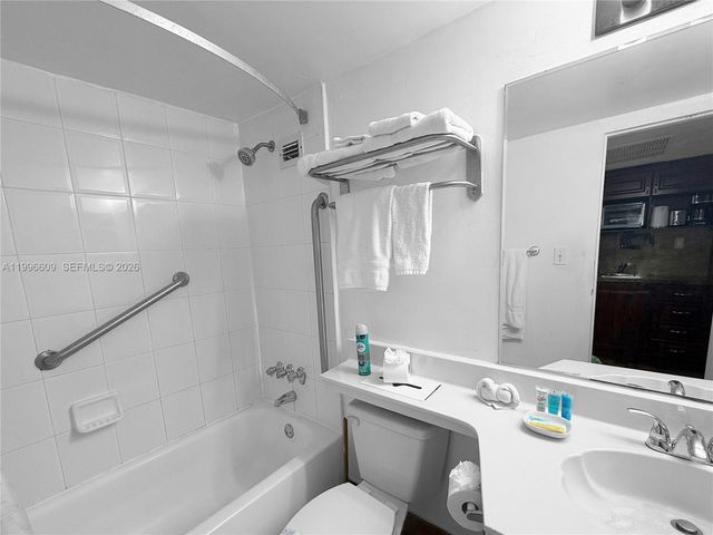 19201 Collins Avenue 623, Sunny Isles Beach, FL 33160