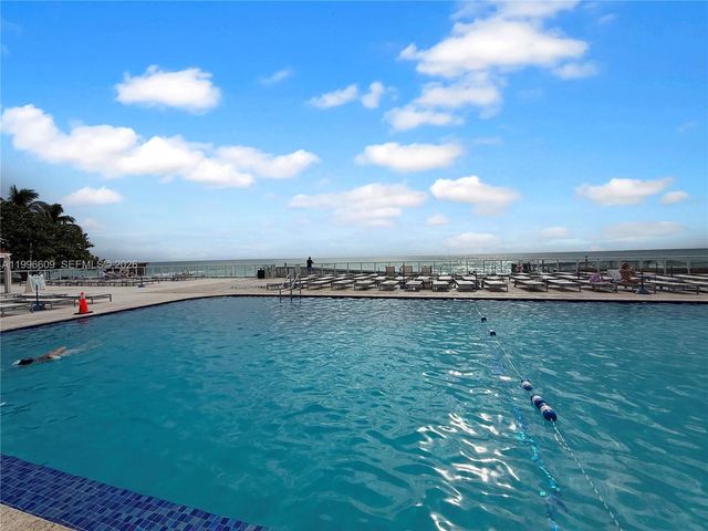 19201 Collins Avenue 623, Sunny Isles Beach, FL 33160