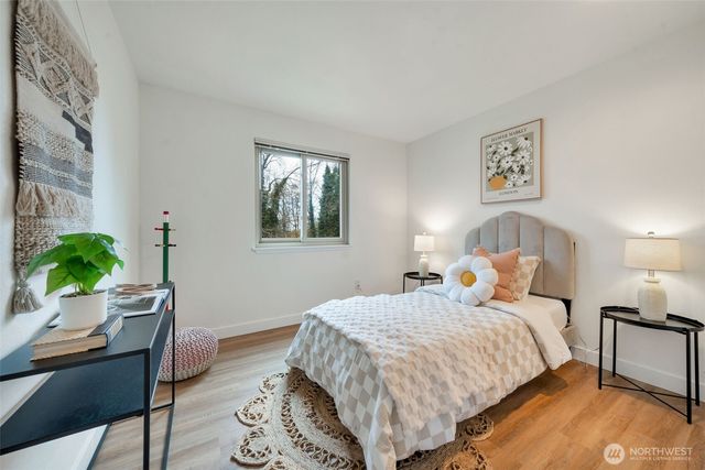 953 Field Avenue NE, Renton, WA 98059