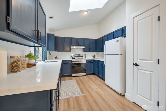 953 Field Avenue NE, Renton, WA 98059