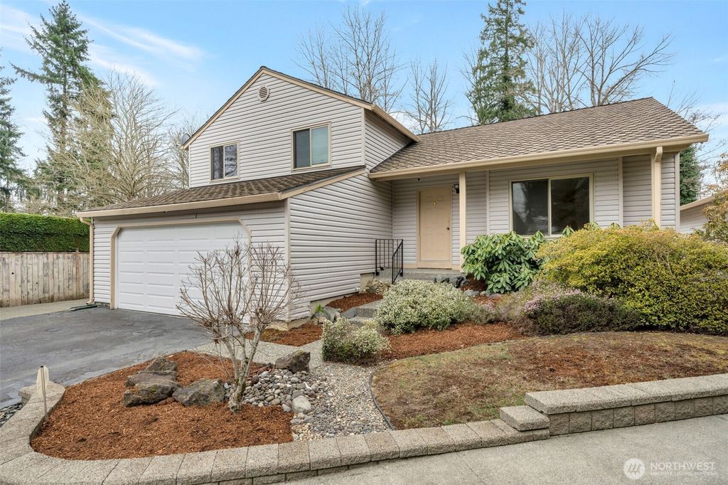 953 Field Avenue NE, Renton, WA 98059