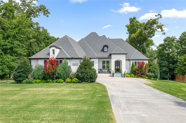 1502 Gentilly Court, Centerton, AR 72719