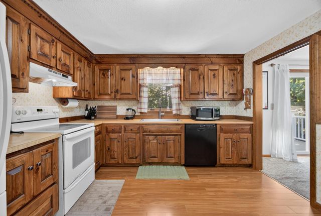 21 Hazel Avenue, Nashua, NH 03062