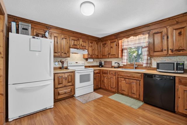 21 Hazel Avenue, Nashua, NH 03062