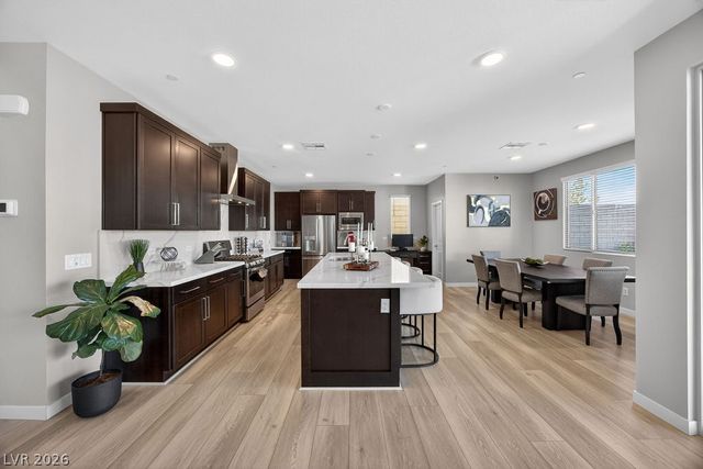 10255 Vonbulin Avenue, Las Vegas, NV 89166