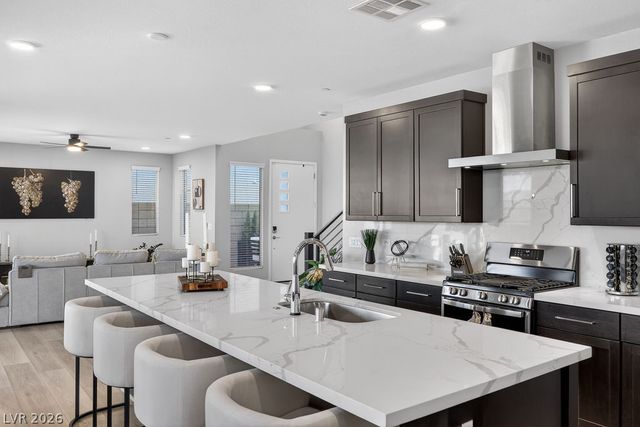 10255 Vonbulin Avenue, Las Vegas, NV 89166