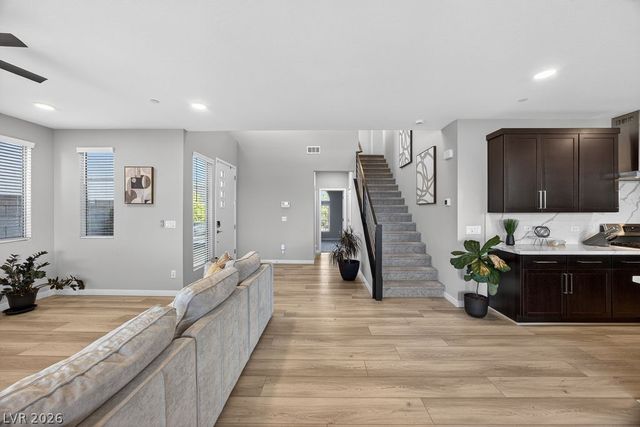 10255 Vonbulin Avenue, Las Vegas, NV 89166