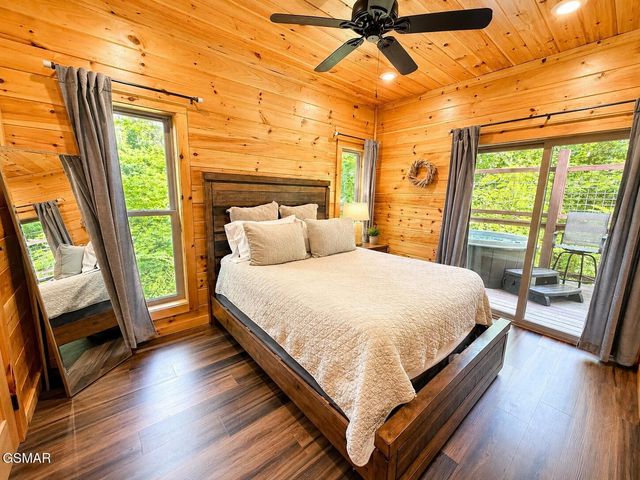 862 Crest View Drive, Gatlinburg, TN 37738