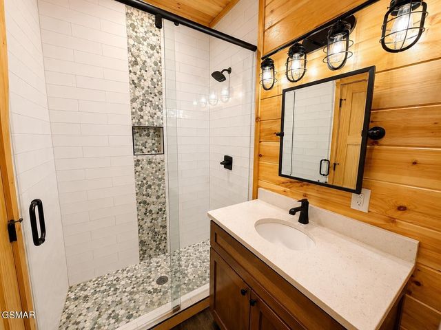 862 Crest View Drive, Gatlinburg, TN 37738