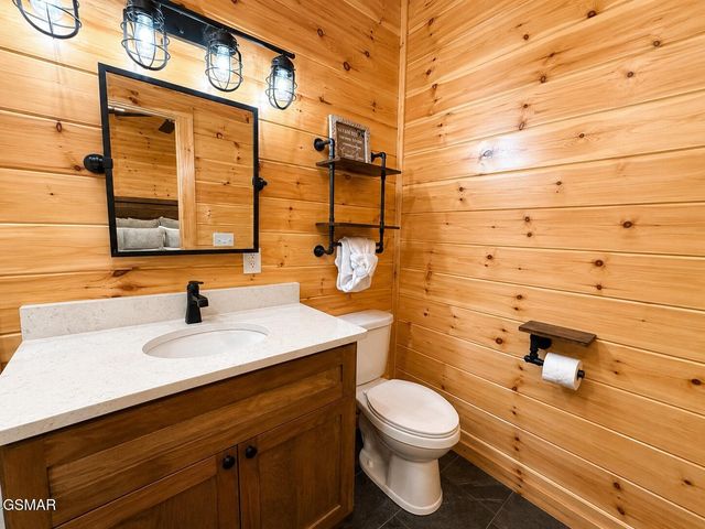 862 Crest View Drive, Gatlinburg, TN 37738