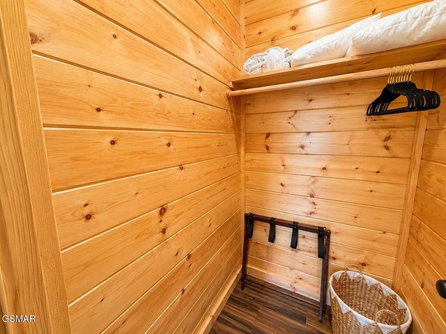862 Crest View Drive, Gatlinburg, TN 37738