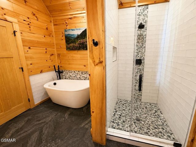 862 Crest View Drive, Gatlinburg, TN 37738