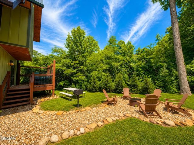 862 Crest View Drive, Gatlinburg, TN 37738