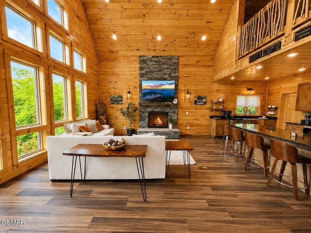 862 Crest View Drive, Gatlinburg, TN 37738