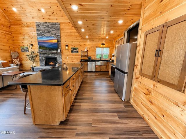 862 Crest View Drive, Gatlinburg, TN 37738