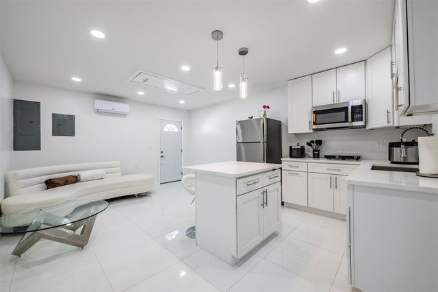 16107 PEBBLEBROOK DRIVE, Tampa, FL 33624