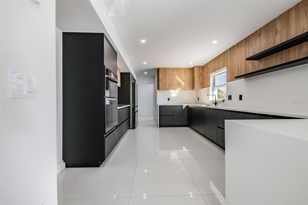 Image 13 of property listing at 16107 PEBBLEBROOK DRIVE, Tampa, FL 33624