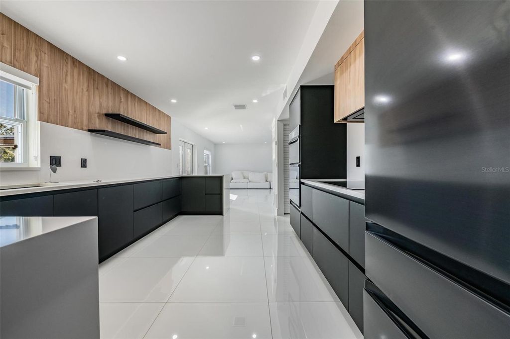 Image 14 of property listing at 16107 PEBBLEBROOK DRIVE, Tampa, FL 33624