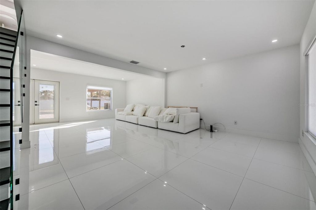 Image 19 of property listing at 16107 PEBBLEBROOK DRIVE, Tampa, FL 33624