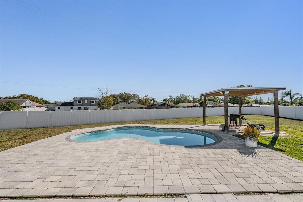 Image 40 of property listing at 16107 PEBBLEBROOK DRIVE, Tampa, FL 33624