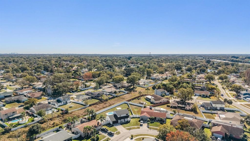 Image 5 of property listing at 16107 PEBBLEBROOK DRIVE, Tampa, FL 33624