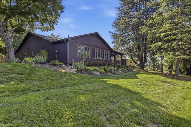 210 Spyglass Drive, Advance, NC 27006