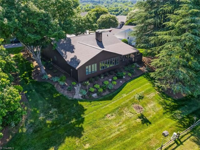 210 Spyglass Drive, Advance, NC 27006