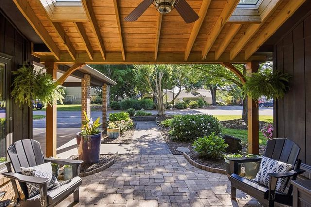 210 Spyglass Drive, Advance, NC 27006