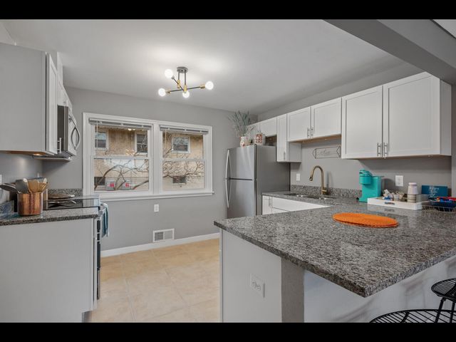 248 Ruth Street N, Saint Paul, MN 55119