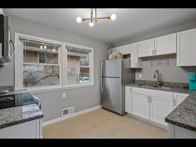 248 Ruth Street N, Saint Paul, MN 55119