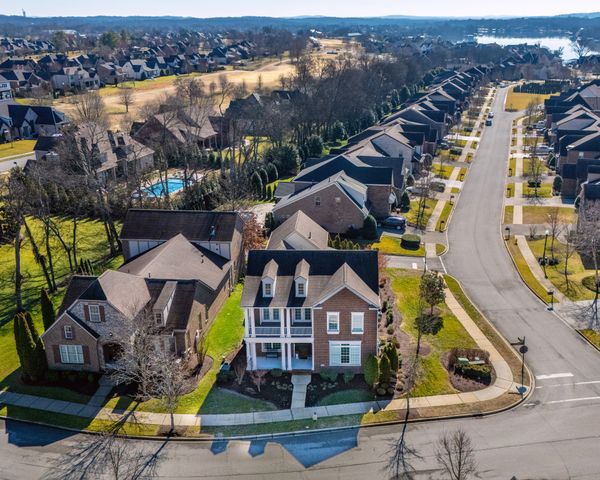 1655 Noah Ln, Gallatin, TN 37066