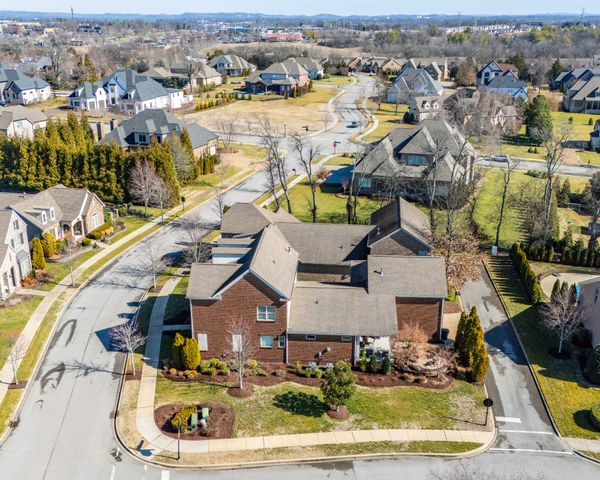 1655 Noah Ln, Gallatin, TN 37066