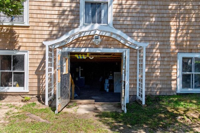 62 School Street, Woods Hole, MA 02543