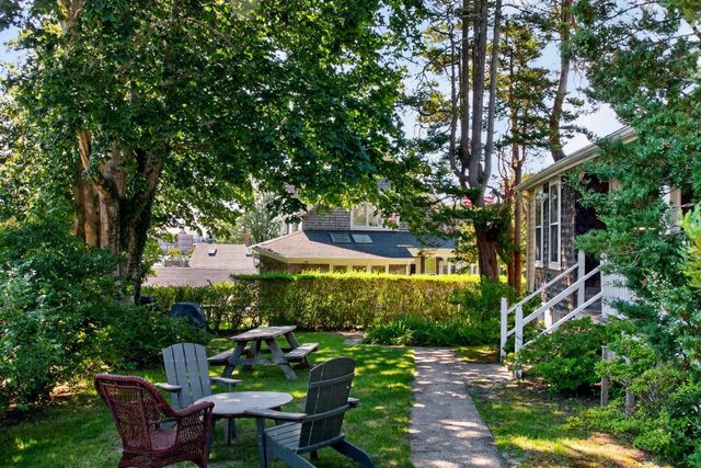 62 School Street, Woods Hole, MA 02543