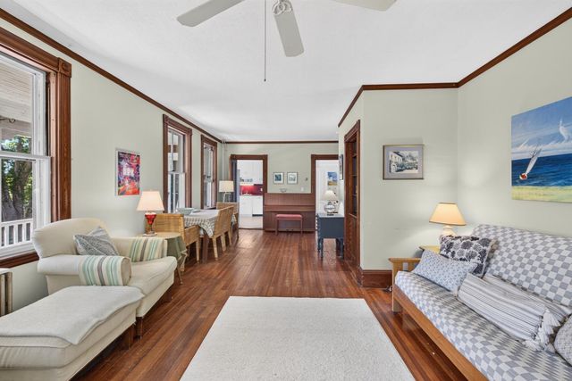 62 School Street, Woods Hole, MA 02543