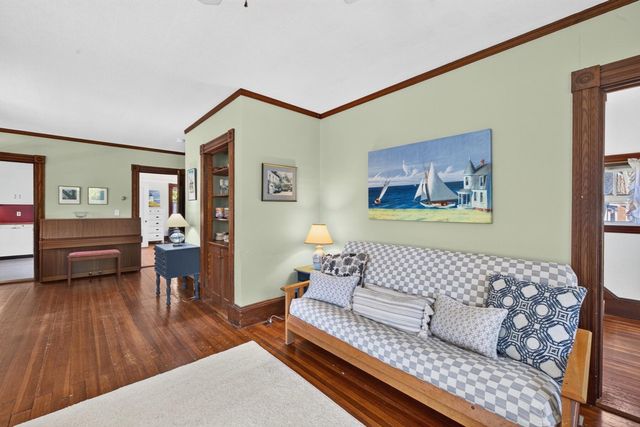 62 School Street, Woods Hole, MA 02543